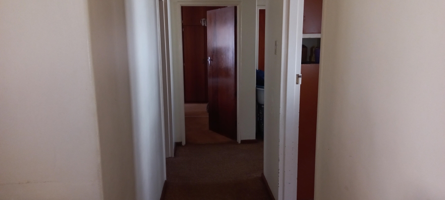 To Let 3 Bedroom Property for Rent in Lansdowne Western Cape
